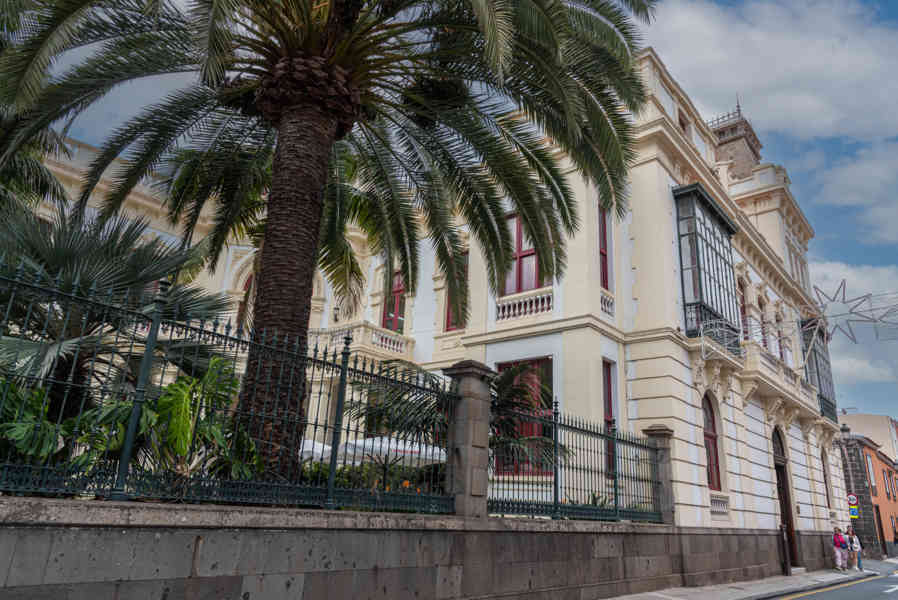 Tenerife 107 - San Cristóbal de La Laguna - palacete Rodríguer de Azero.jpg